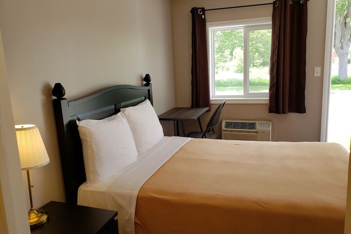 Room 12 of 28
