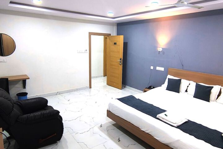 Room 17 of 26