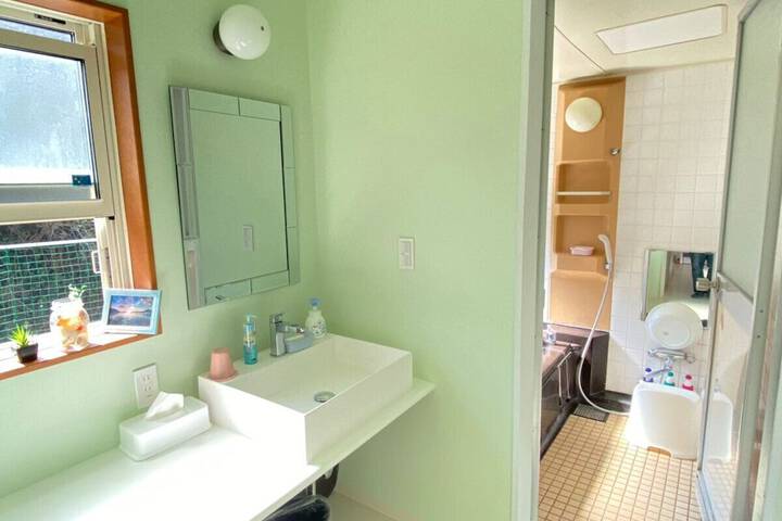 Room 14 of 38