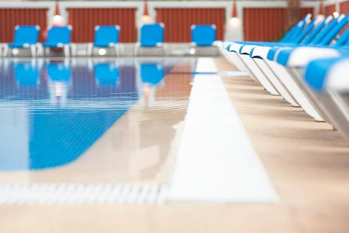 Pools & Facilities