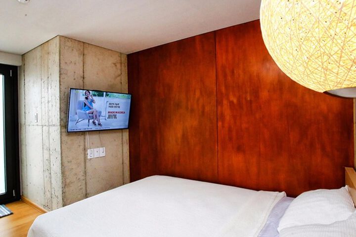 Room 57 of 111