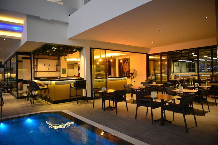 Breakfast area