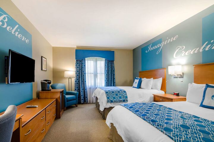 2 Queen Beds (16 of 17)