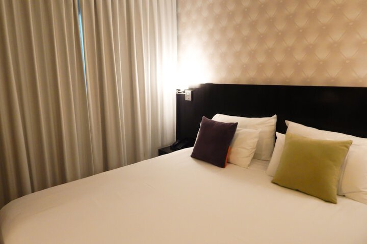 Room 4 of 28
