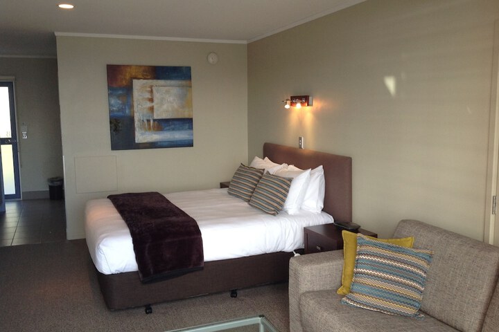 Room 6 of 49