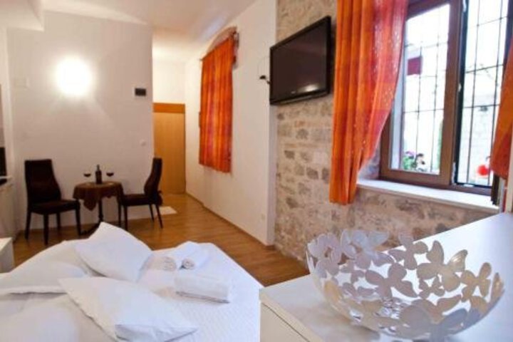 Image of BORNA AND FRANKO ROOMS