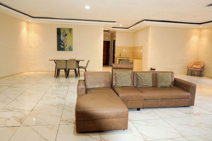 Room 40 of 83