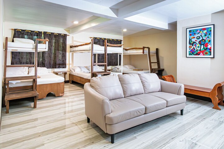 Room 35 of 238
