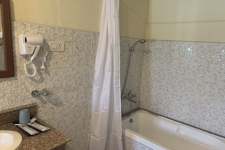 Room 14 of 29