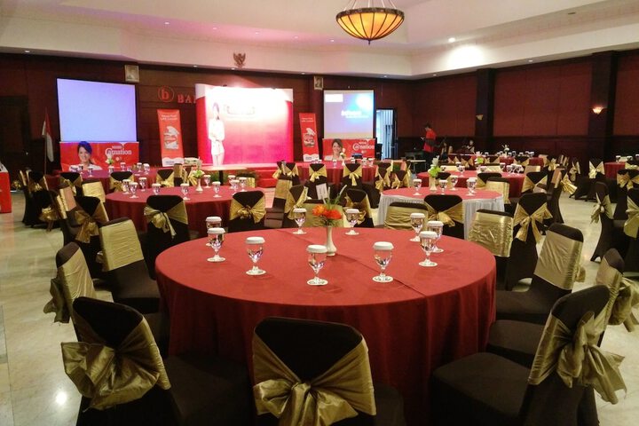 Ballroom/Hall 24 of 28