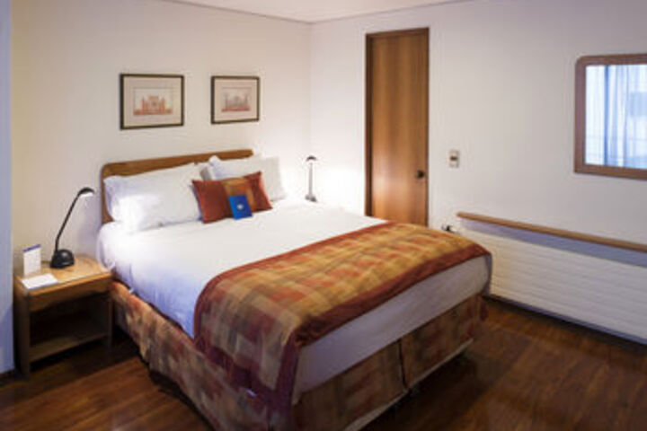 Hotel Suite Photo