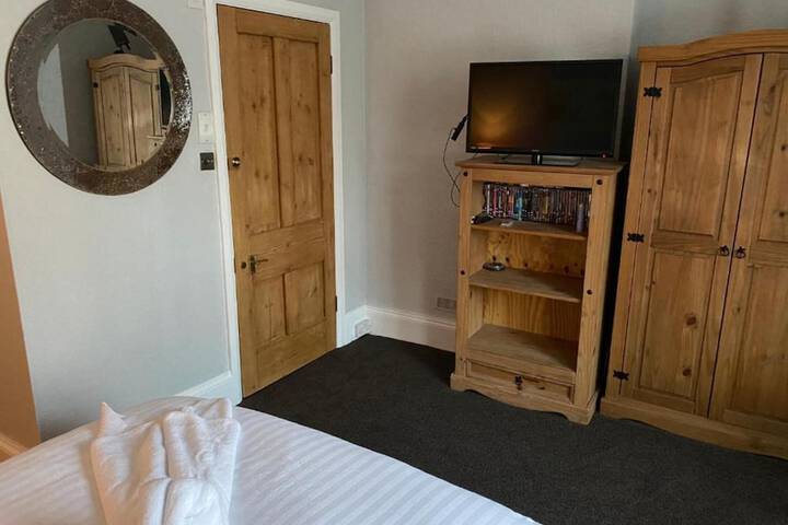 Room 9 of 32