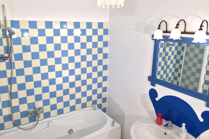 Room 33 of 56