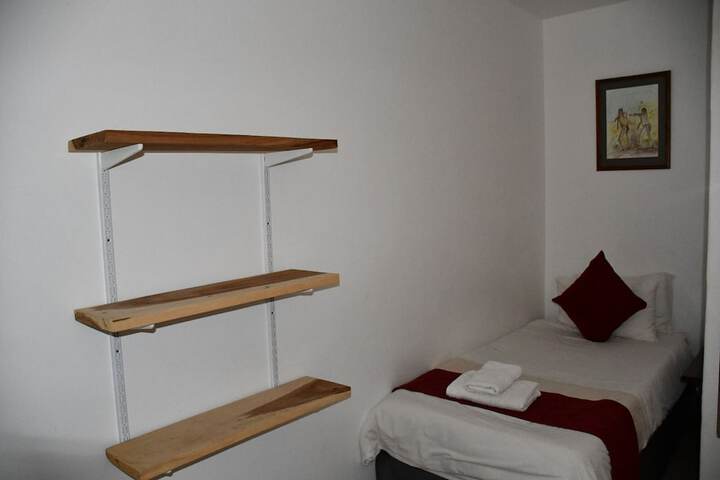 Room 25 of 94