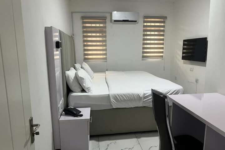 Room 7 of 20