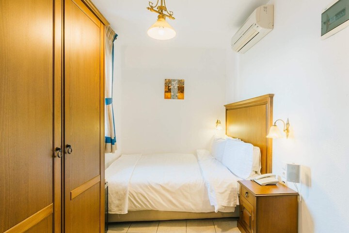 Room 18 of 46