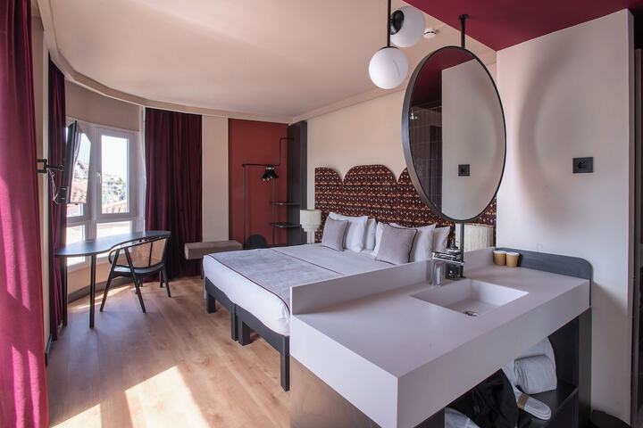 Room 6 of 87