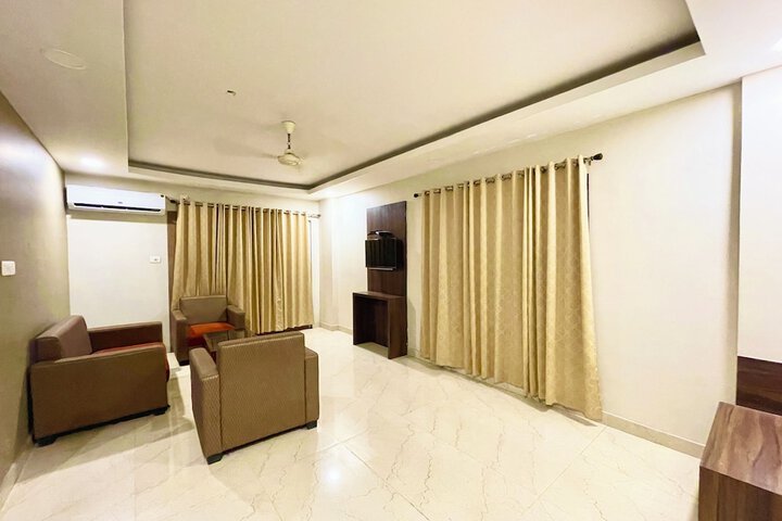 Room 15 of 76