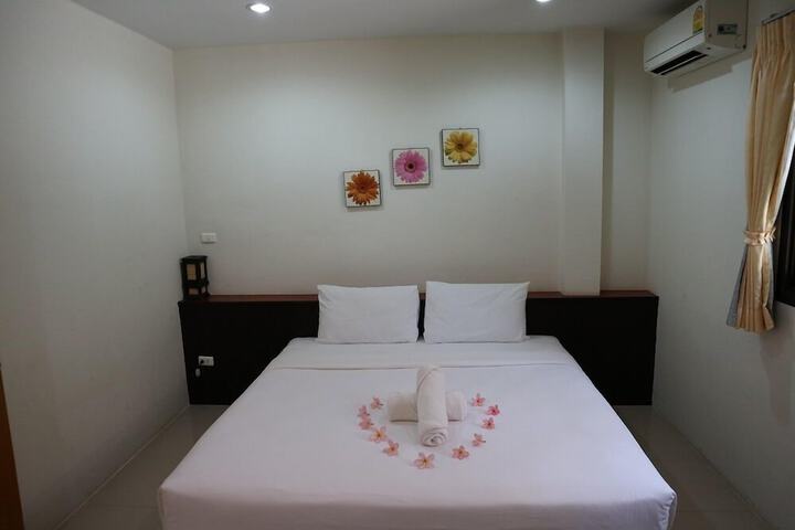Room 17 of 49