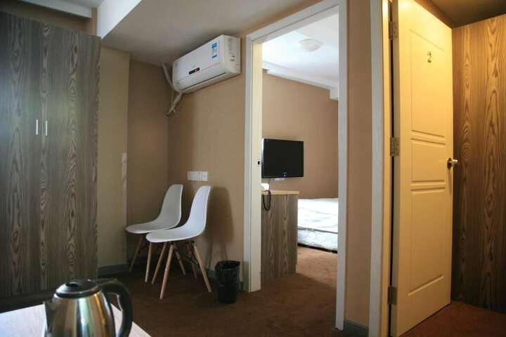 Room 67 of 90