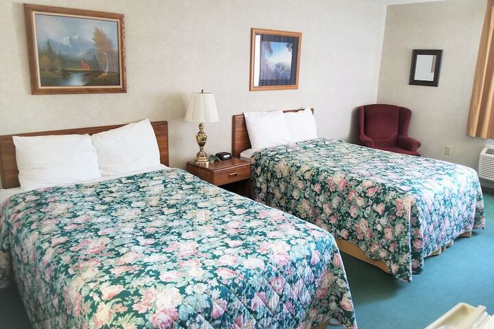 2 Double Beds (16 of 16)