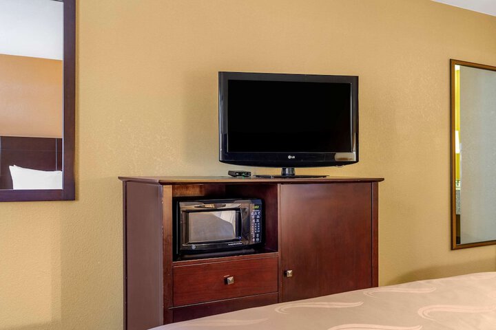 Room 22 of 32