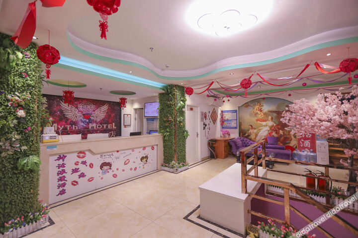 Warm and Romantic Hotel