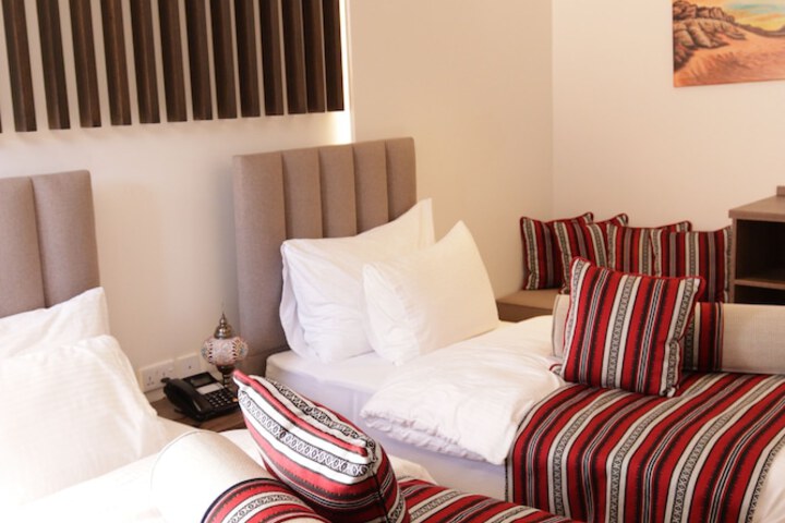 Room 16 of 160