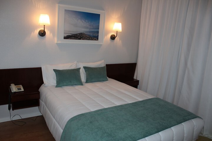 Room 10 of 22