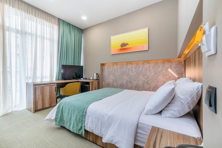 Room 8 of 40