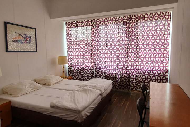 Room 14 of 150