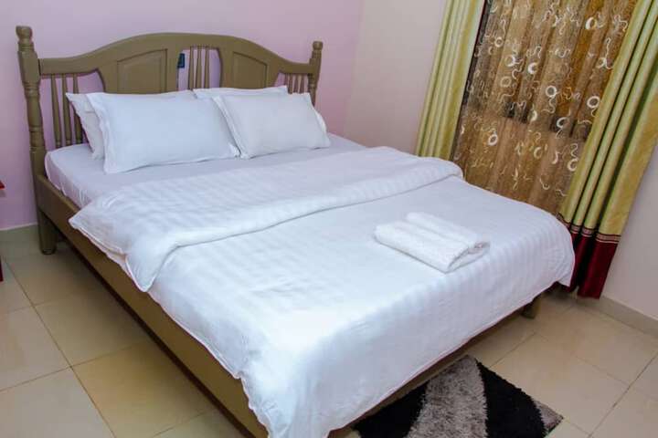 Room 9 of 24