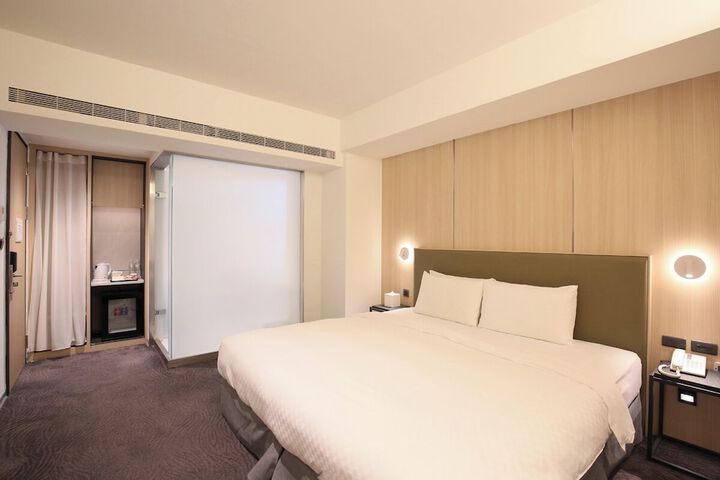 Room 57 of 105