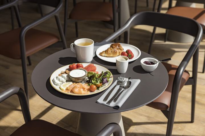 Breakfast/Coffee Service 26 of 35