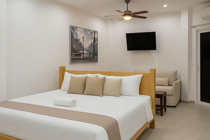 Room 9 of 27