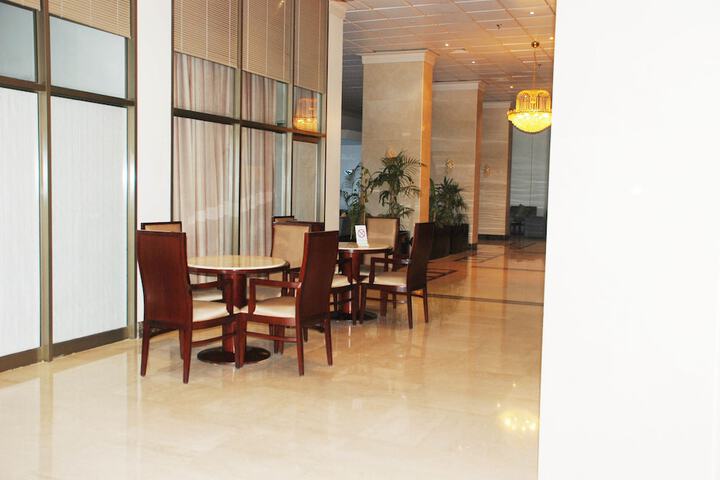 Hotel 4 of 63