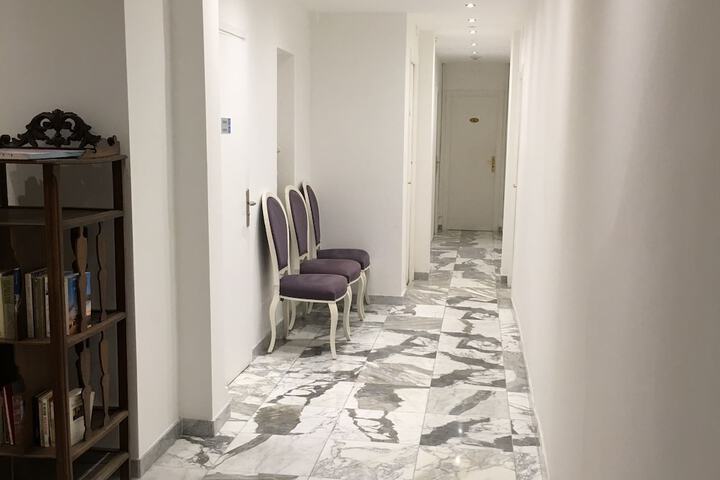 Ballroom/Hall 70 of 86