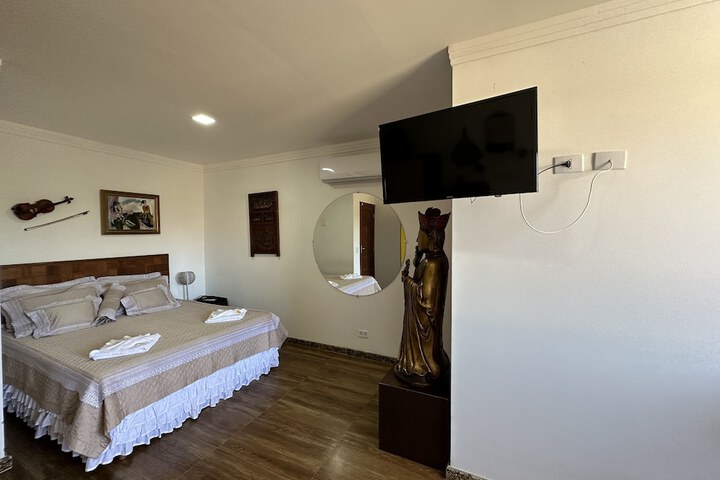 Room 19 of 180
