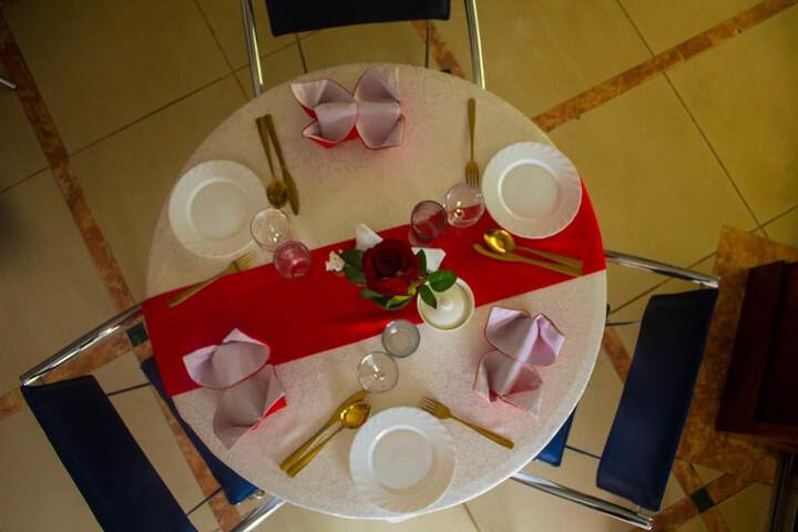 Dining 49 of 64