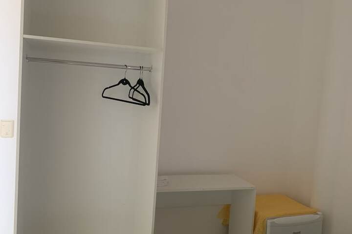 Room 10 of 34
