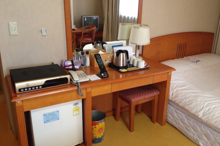 Room 5 of 33