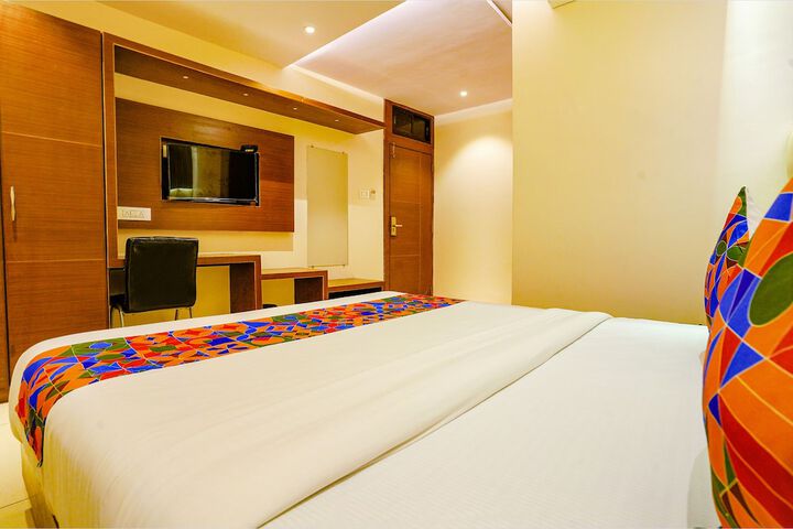 Room 28 of 39