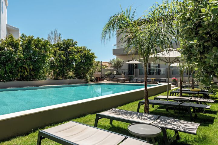 Hotel with Pool