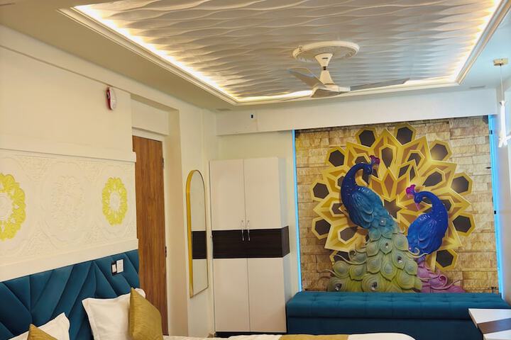Room 7 of 30