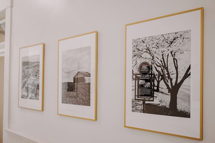 Ballroom/Hall 88 of 98