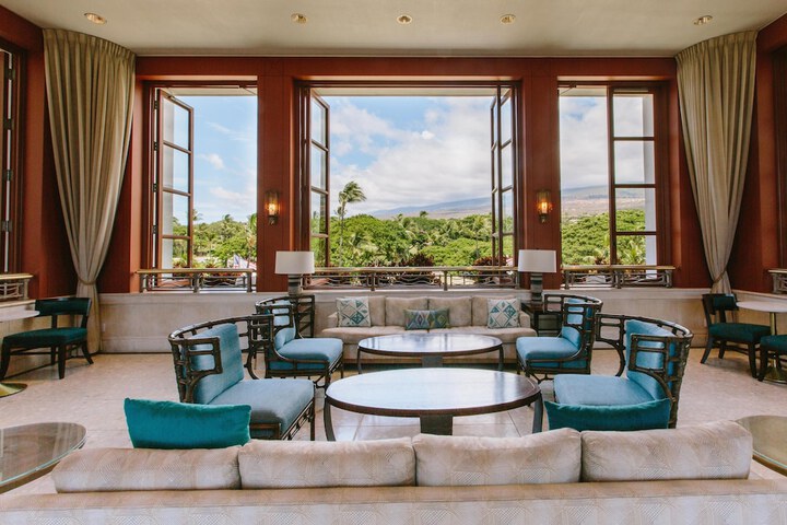 Entrance & Lobby