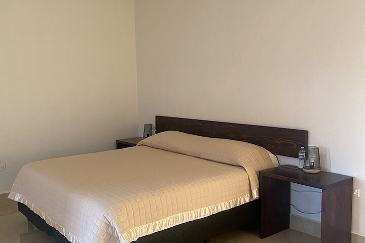 Room 17 of 211