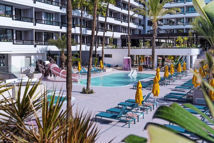 Pool Hotel