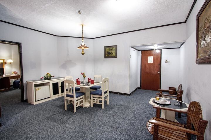 Room 8 of 20
