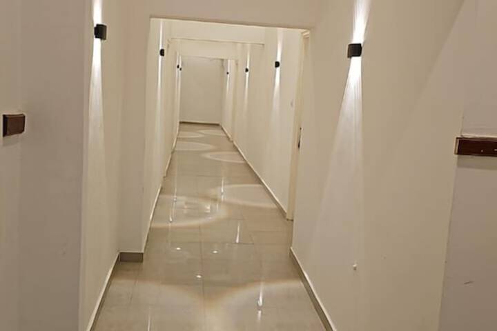 Ballroom/Hall 17 of 22
